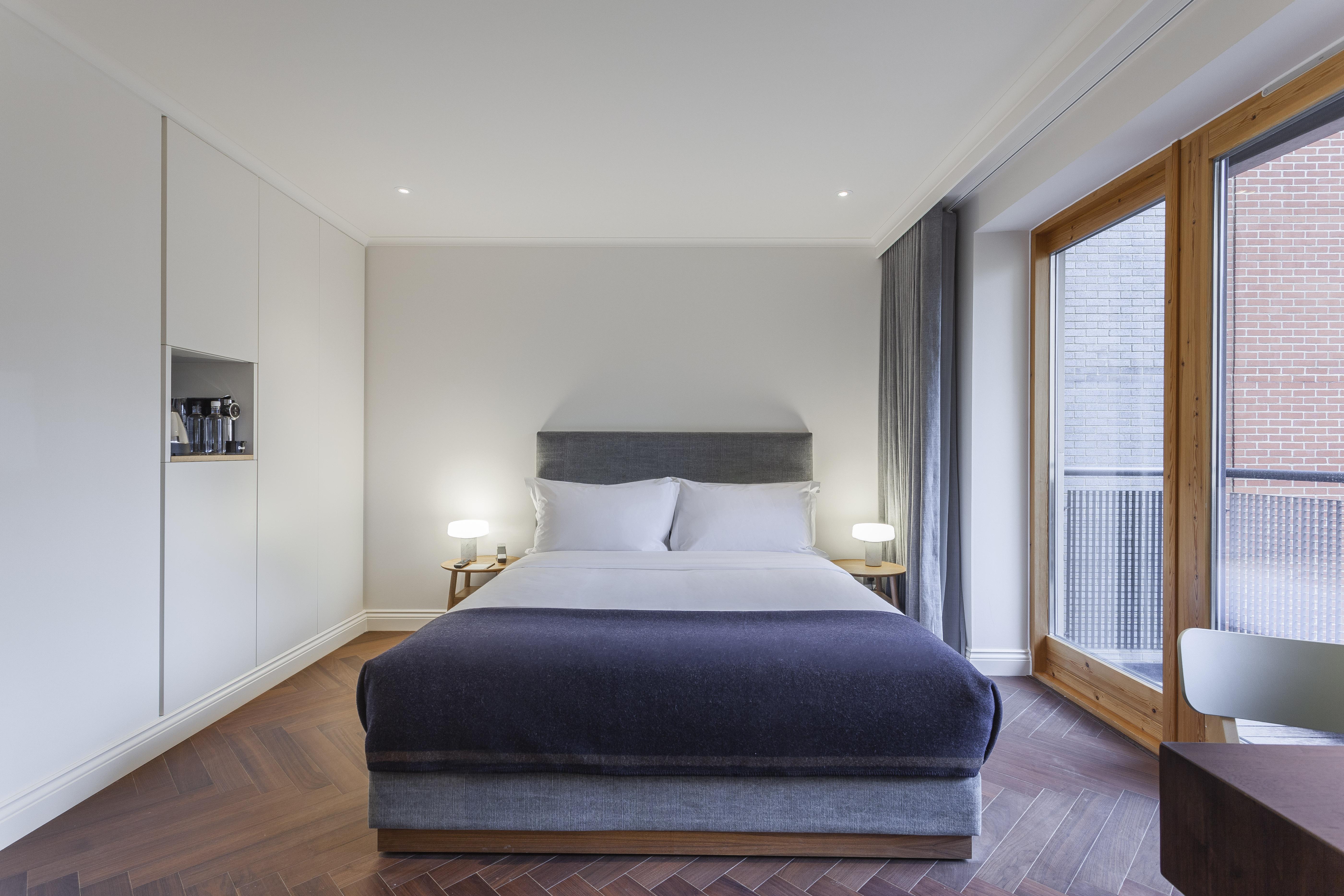 Hotel The Roseate Reading Esterno foto A bedroom at the South Point