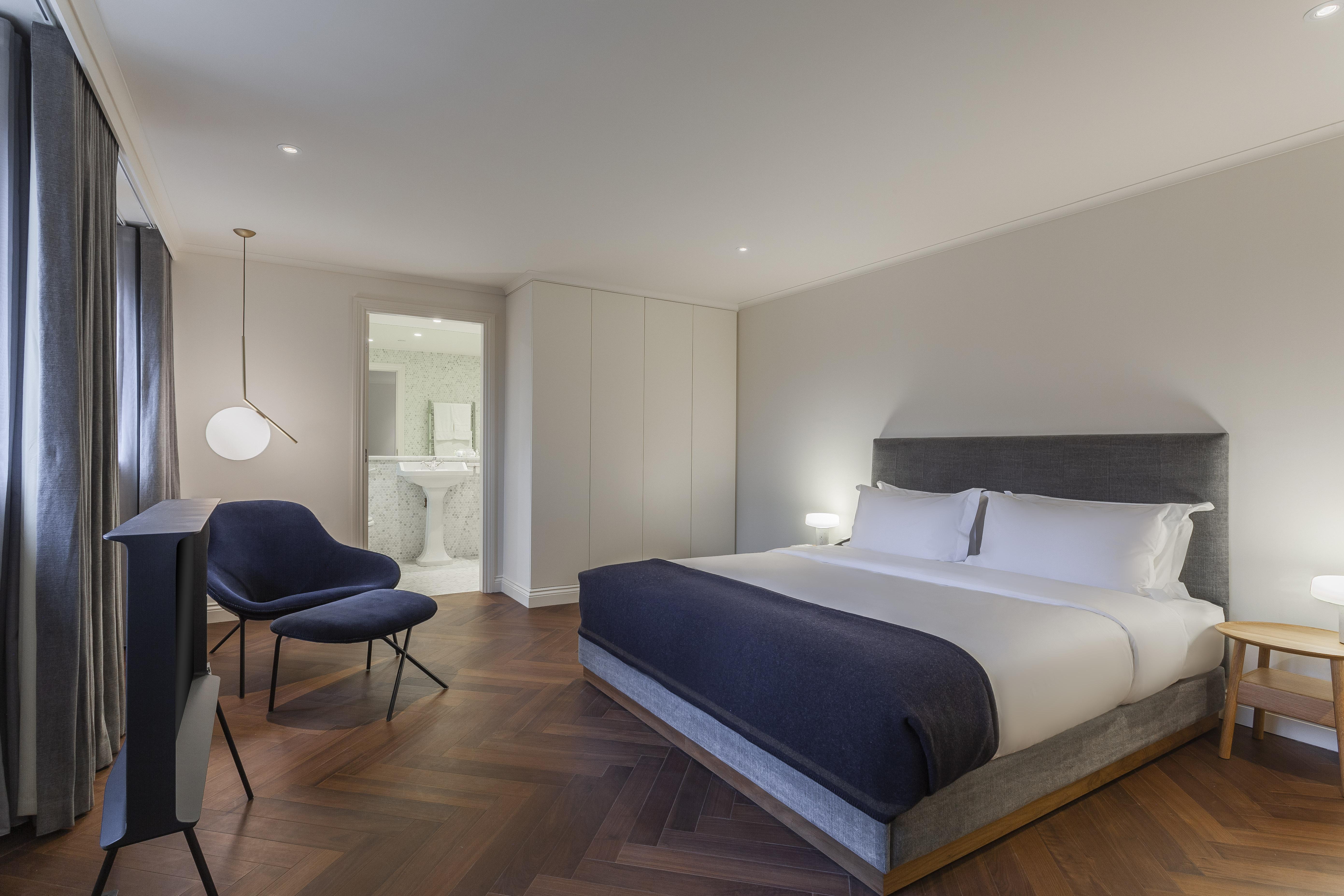 Hotel The Roseate Reading Esterno foto A bedroom at the hotel