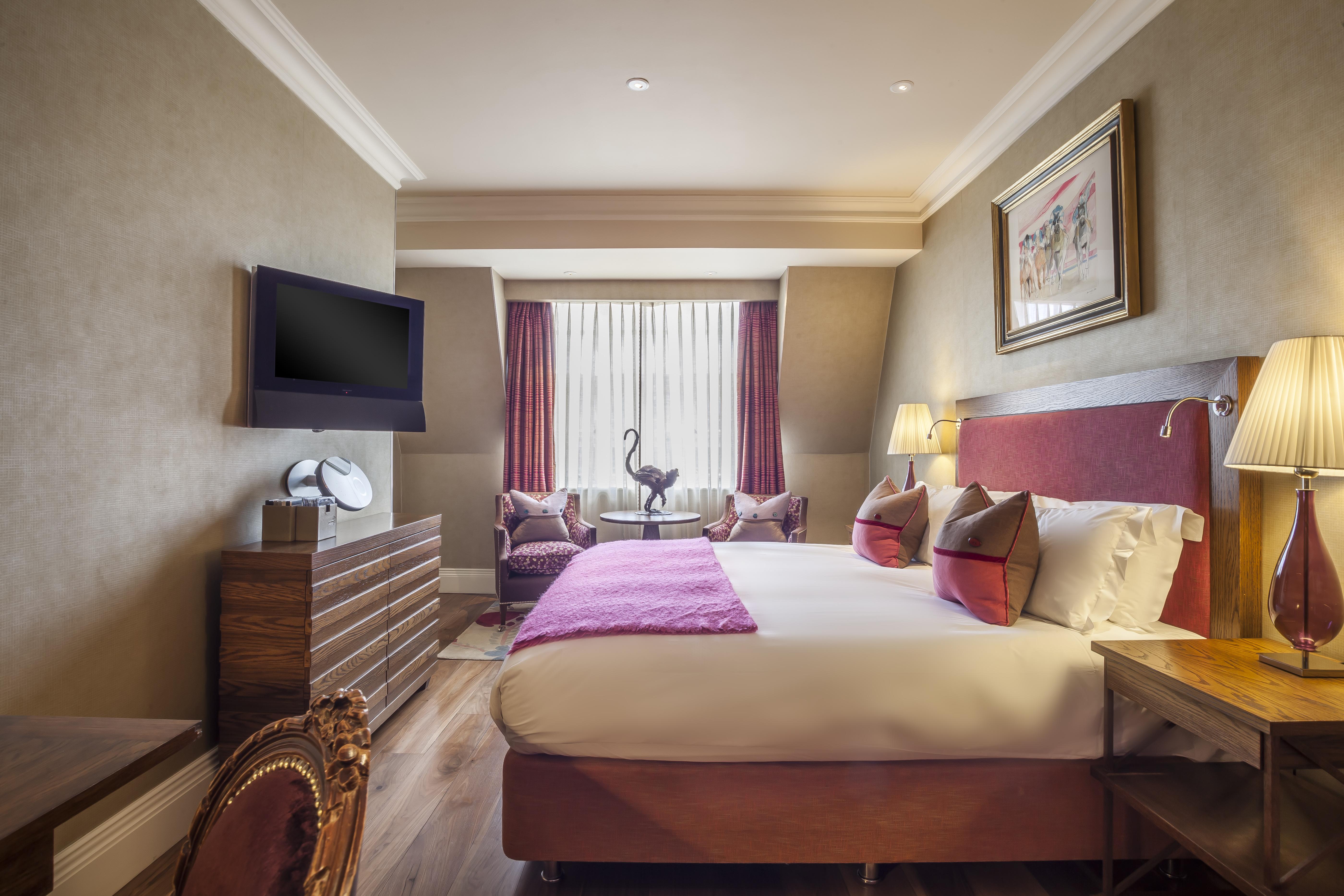 Hotel The Roseate Reading Esterno foto A bedroom at the hotel