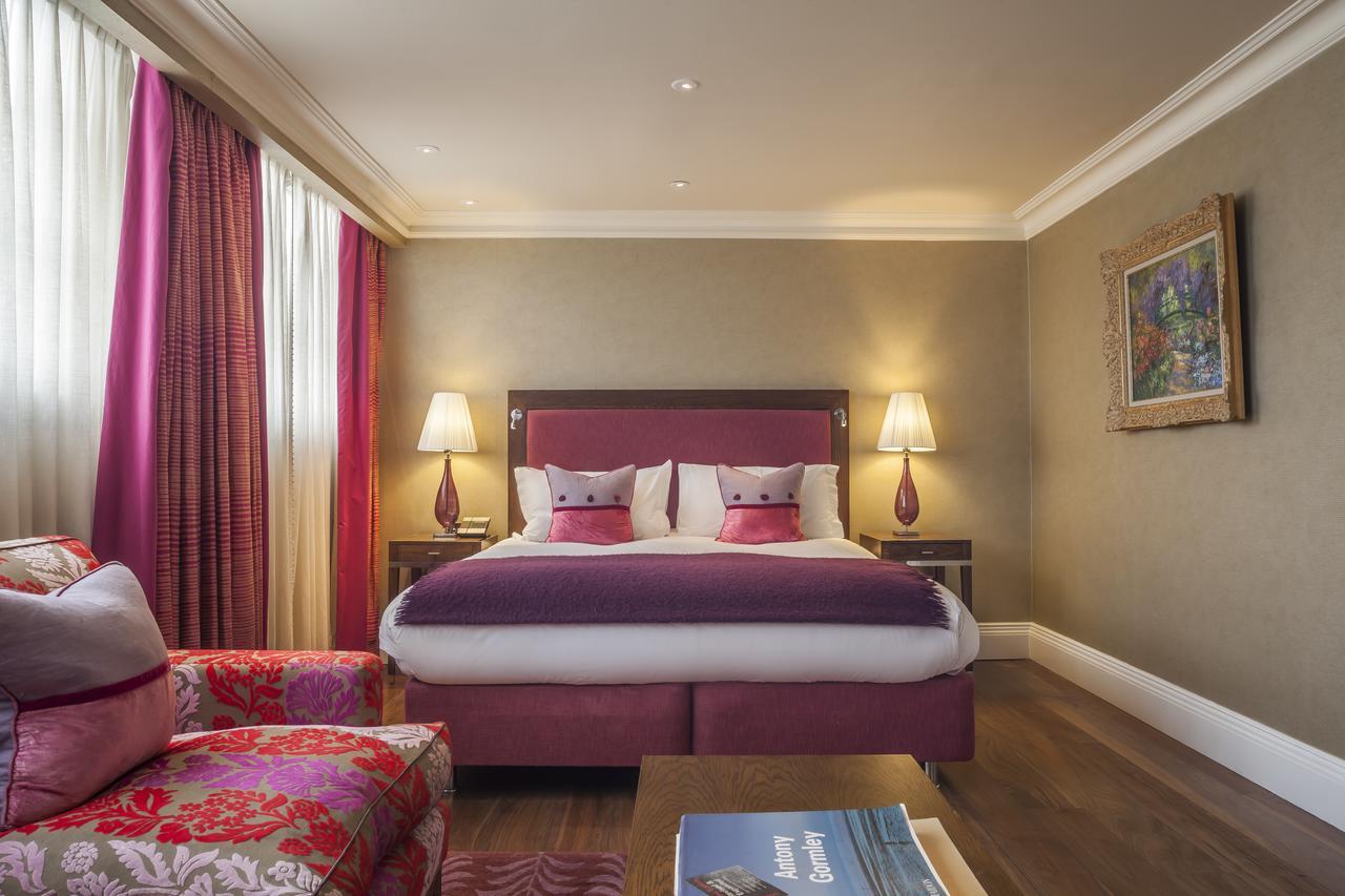 Hotel The Roseate Reading Esterno foto A bedroom at the hotel
