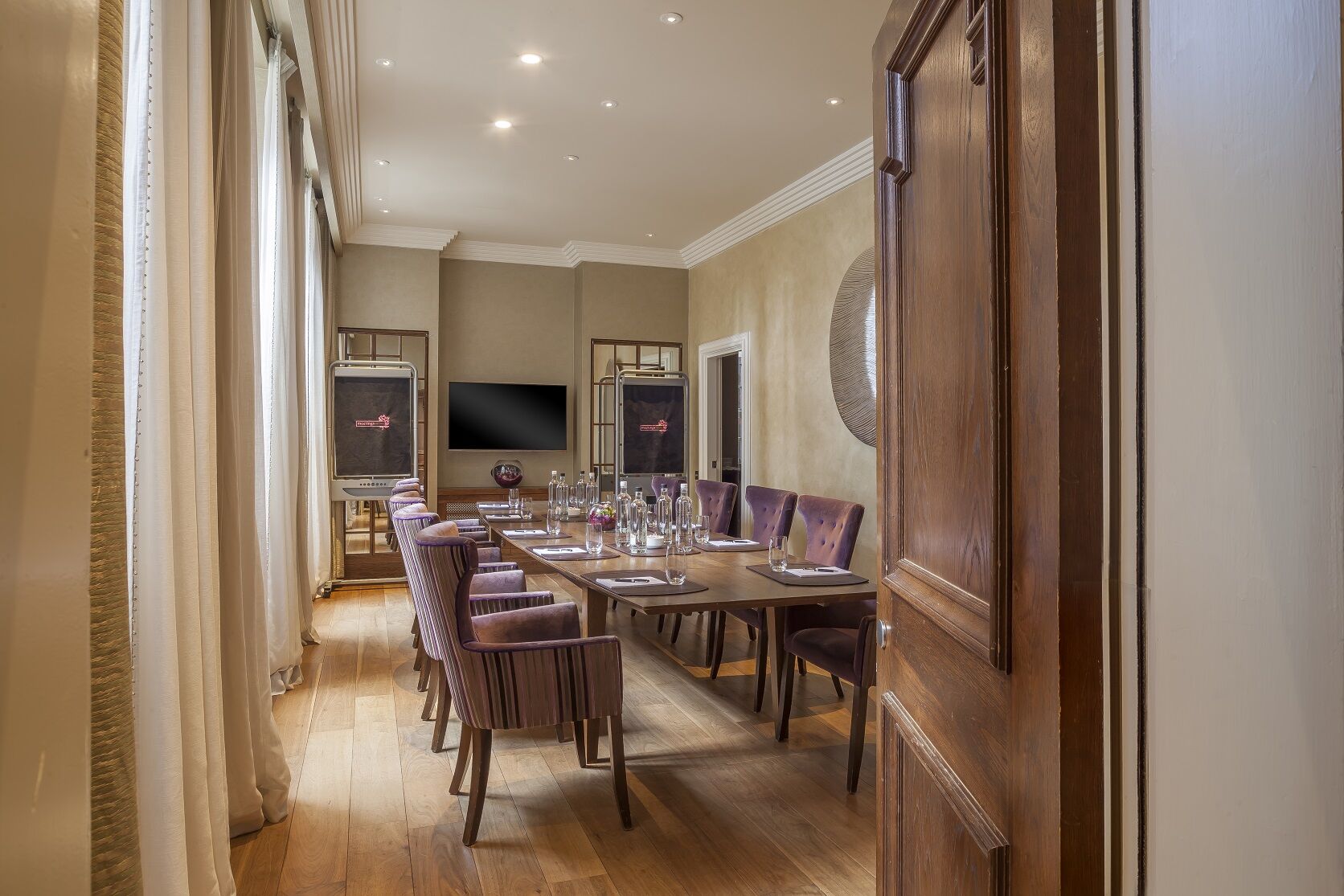 Hotel The Roseate Reading Esterno foto The Long Room