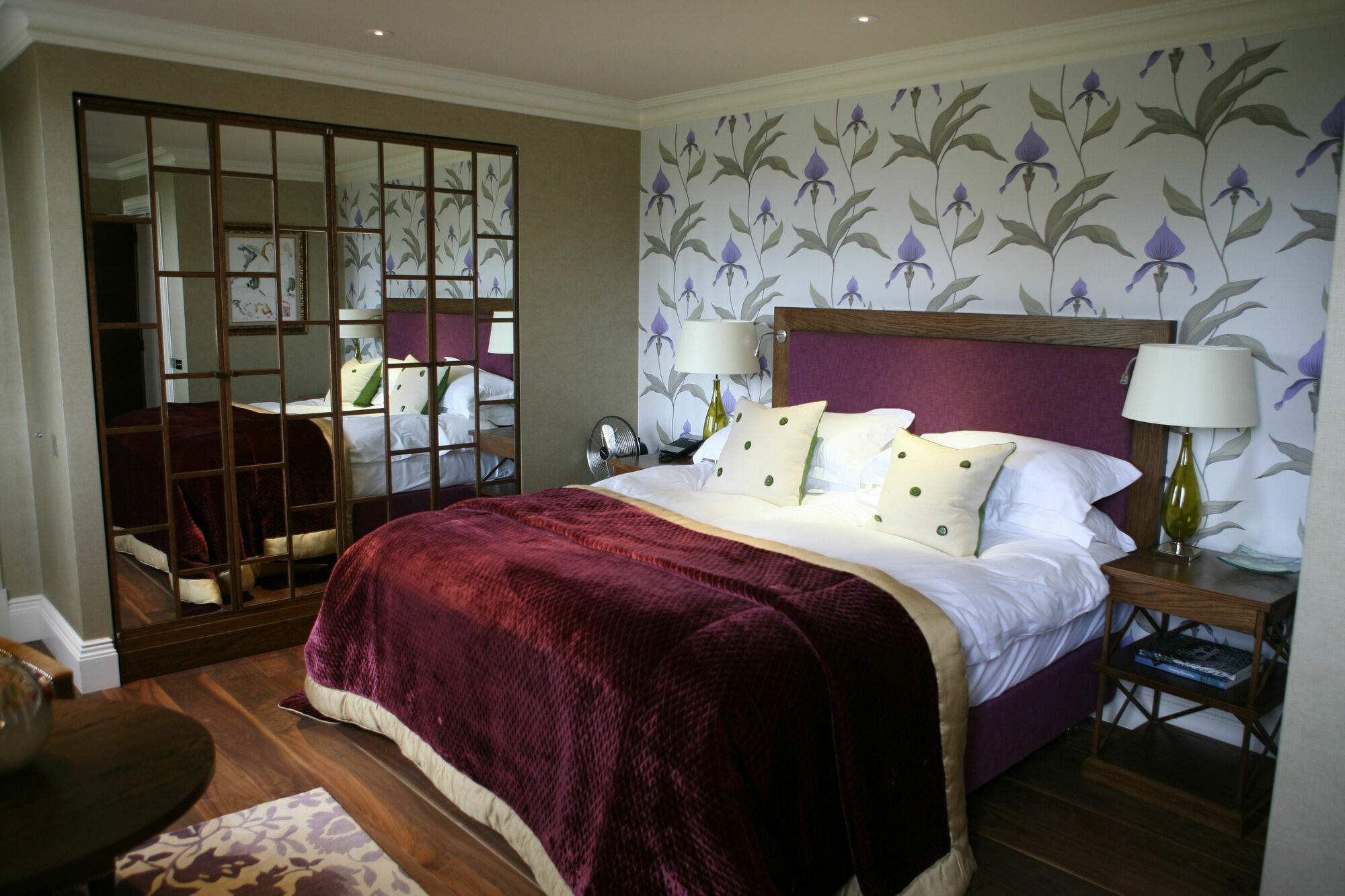 Hotel The Roseate Reading Esterno foto A bedroom at the hotel